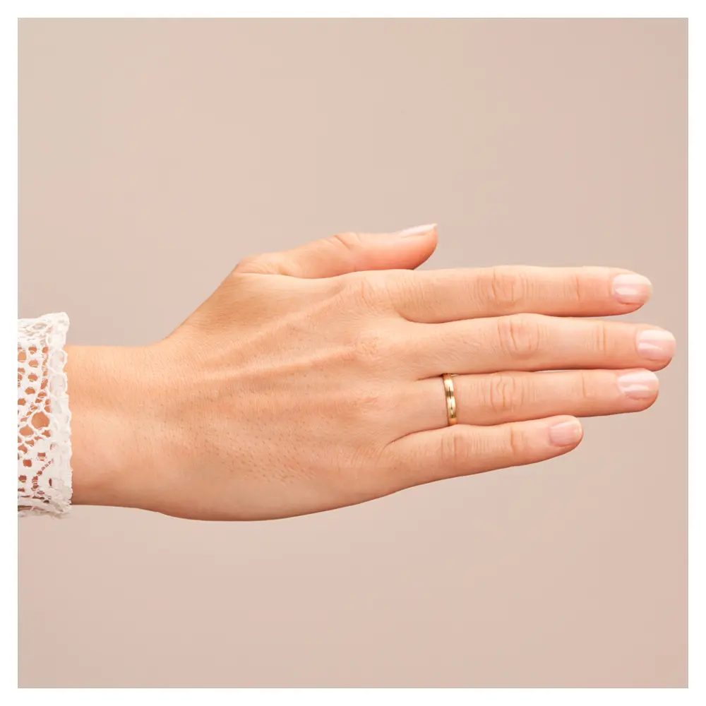 Gelbgold Ehering matt 2,5 mm breit auf Hand