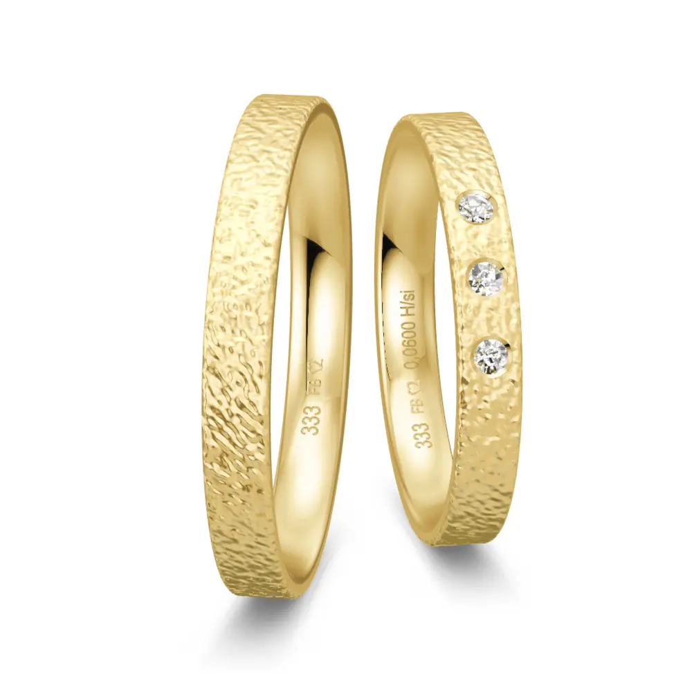 Gelbgold Eheringe 3 mm breit mit 3 Diamanten und Strukturierung