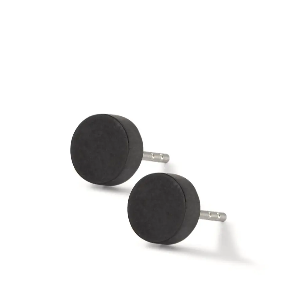 Ohrstecker aus Carbon schwarz und rund seitlich