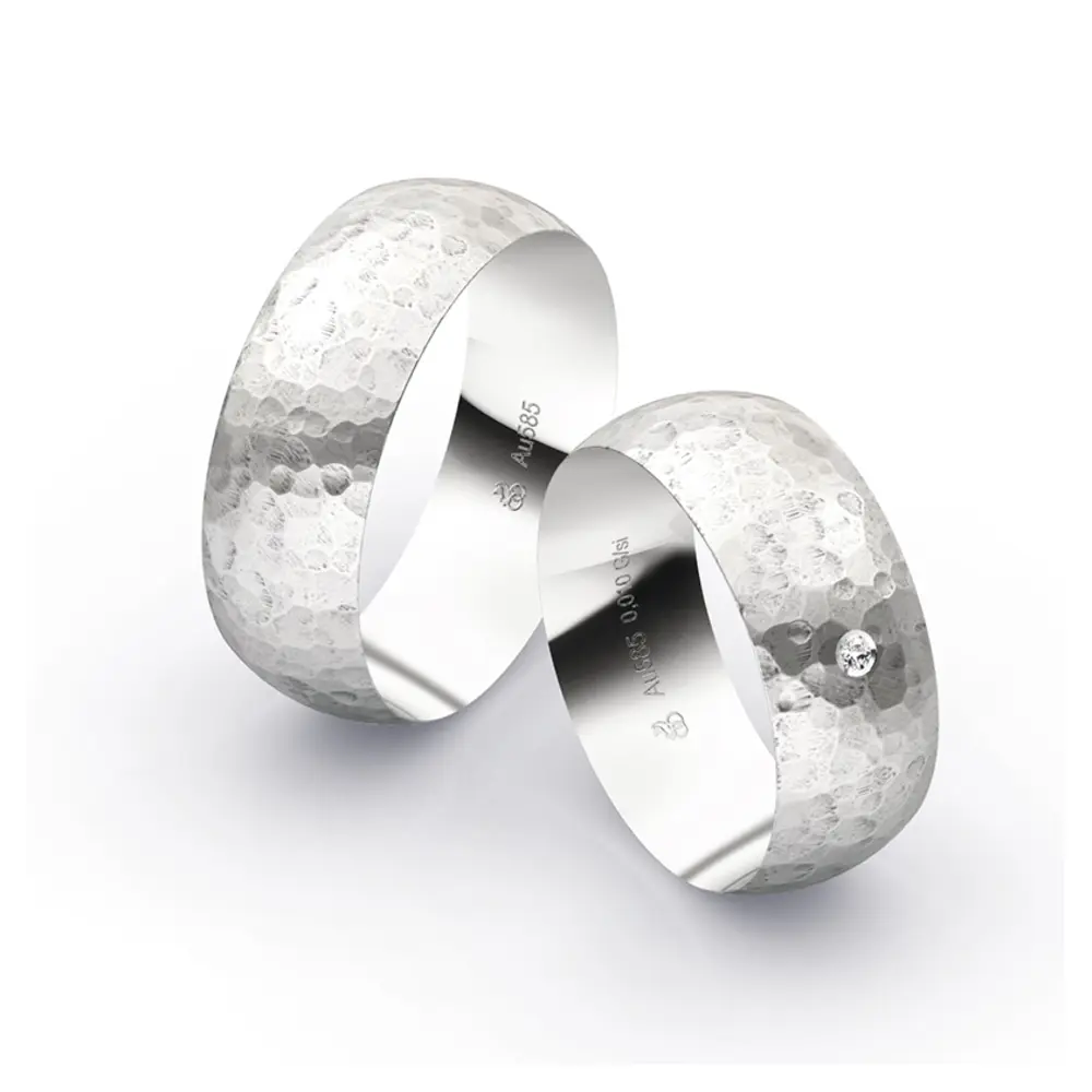 Traumhafte Trauringe aus Weissgold mit Diamanten und strukturierter Oberfläche 6332
