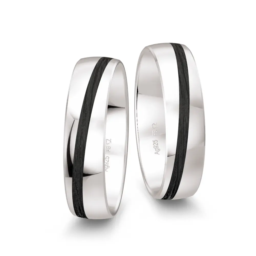 polierte 925er Silber Trauringe mit geschwungenem Carbonstreifen