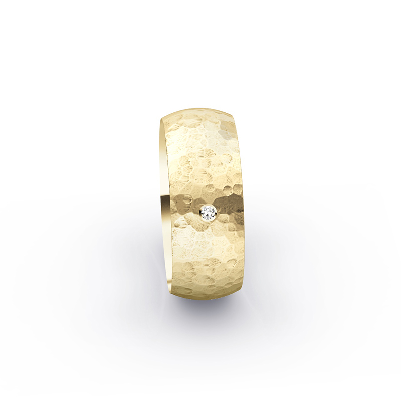 Eheringe aus Gelbgold mit Hammerschlag-Optik und Diamanten, 7 mm Breite