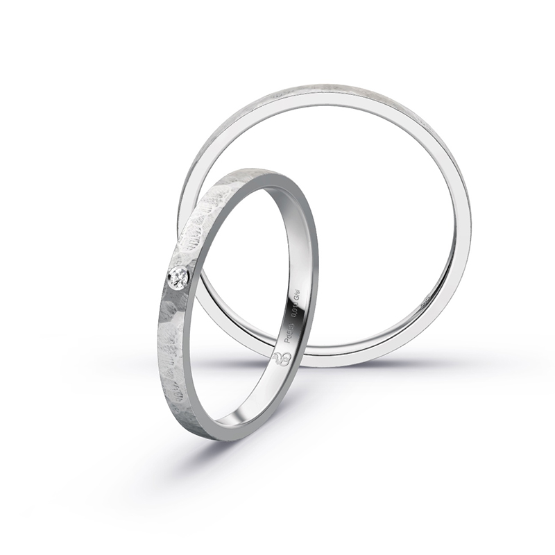 Effektvolle Palladium 500 Eheringe mit Diamanten und besonderer Hammerstruktur 5681