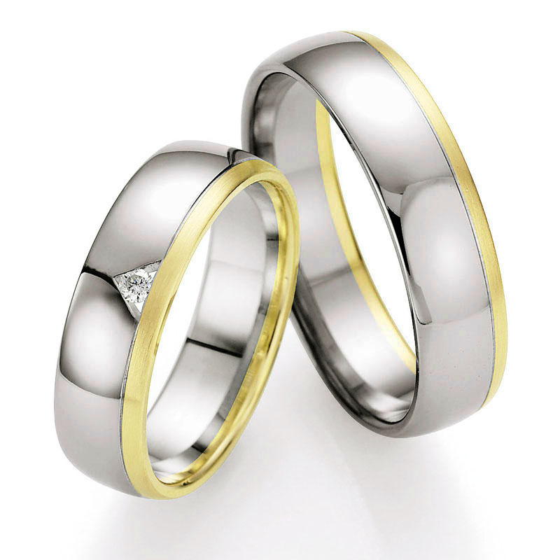 Aufnahme von Trauringen in Palladium 500/Gelbgold poliert und matt mit Diamanten