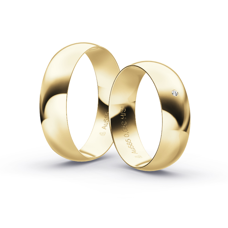 Aufnahme von polierten schlichten Trauringen aus Gelbgold mit Diamanten mit 6 mm Breite