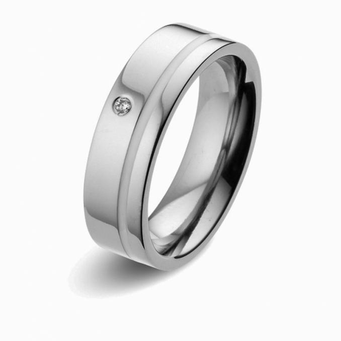Aufnahme von Eheringen aus Titan mit Keramikstreifen und Diamanten