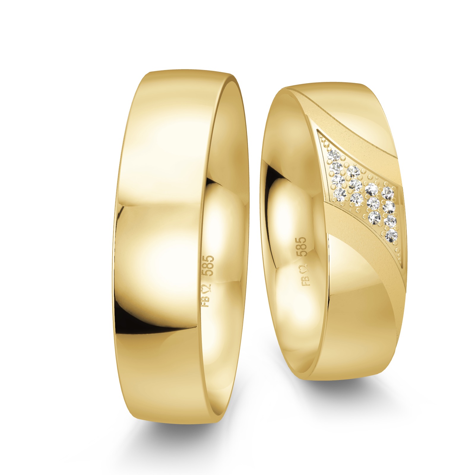 Eheringe in Gelbgold mit diagonal geschwungenem Diamantstreifen