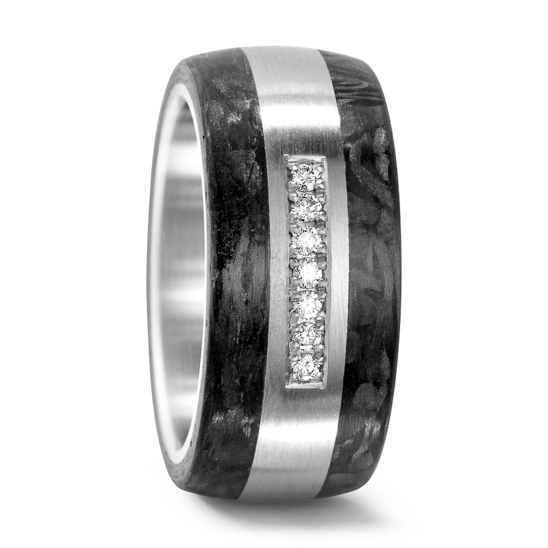 Aufnahme des Partnerrings aus Stahl und Carbon mit Mittelstreifen und 7 Diamanten in Kanalfassung