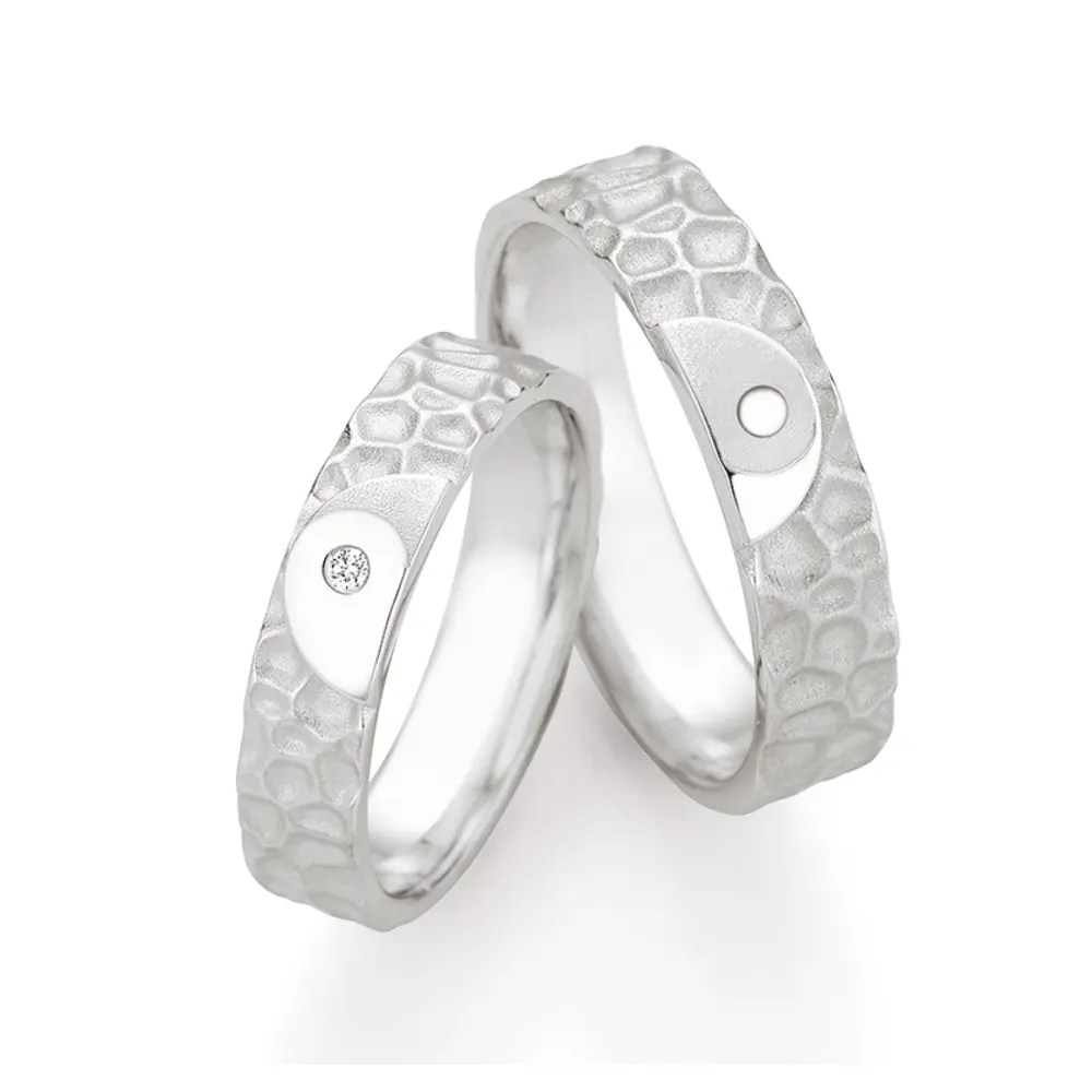 Eheringe aus 925er Silber mit ringübergreifendem Yin & Yang-Symbol 