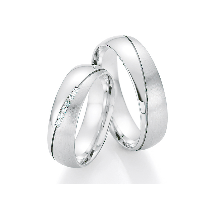 Aufnahme von Eheringen aus Weissgold mit 6 Diamanten in matt und poliert