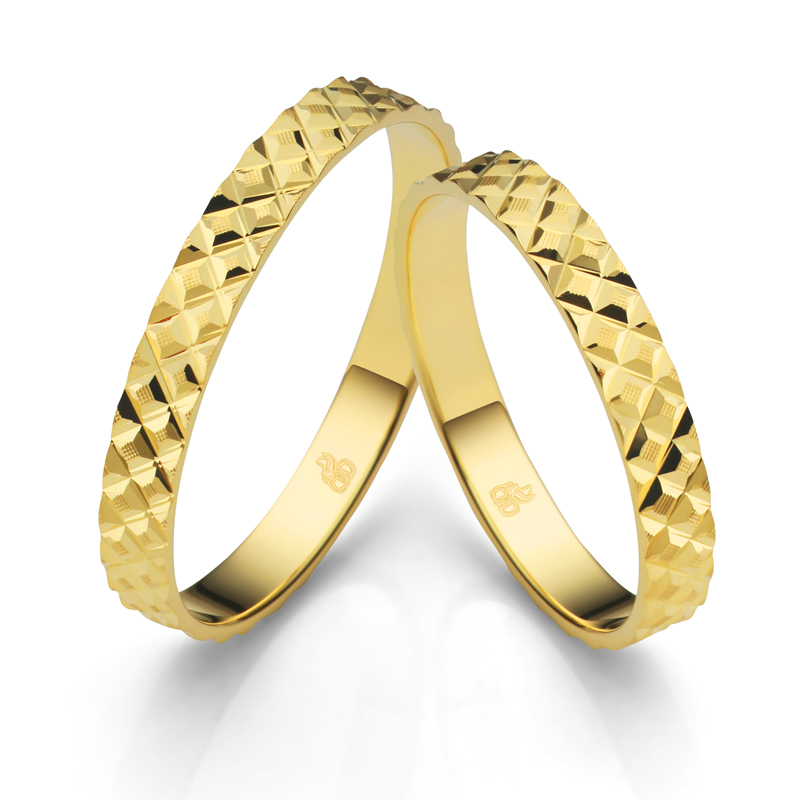 Aufnahme der Gelbgold Hochzeitsringe mit strukturierter Außenform ohne Stein
