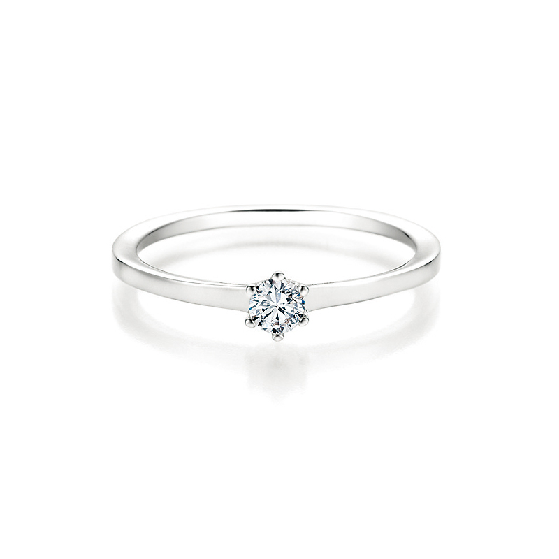 Aufnahme von Verlobungsring aus poliertem Weißgold mit 0,15 Ct. Diamanten in 6 Krappen gefasst