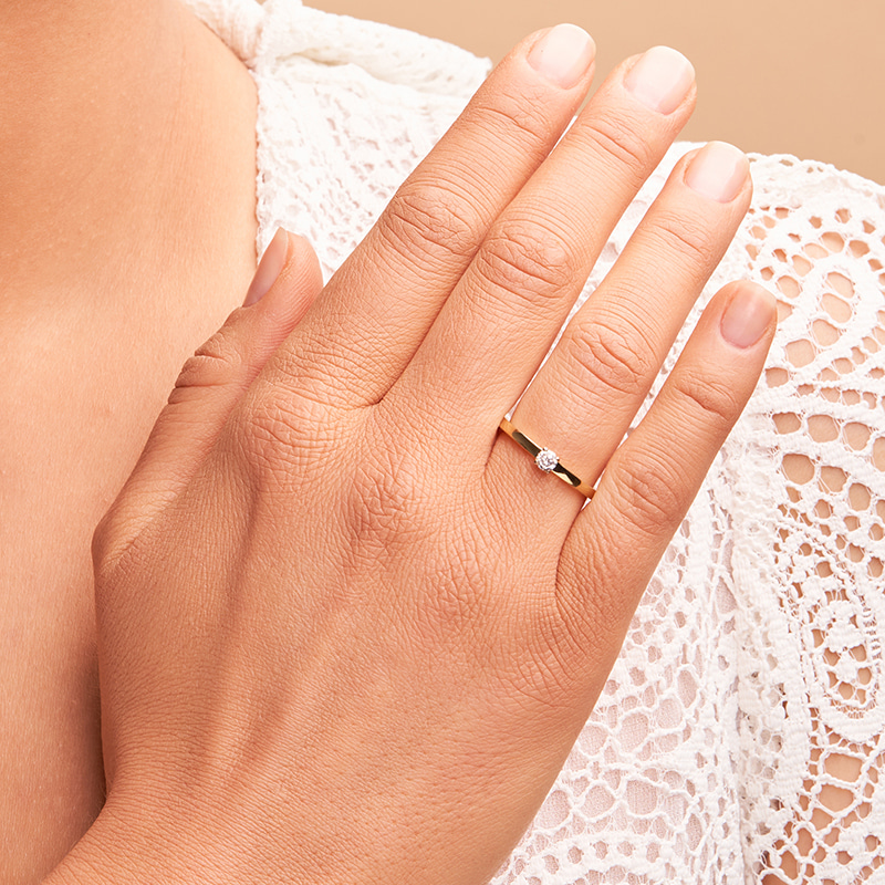 Weißgold Verlobungsring mit weißem Diamanten 0,15 Ct. in 4 Krappen gefasst