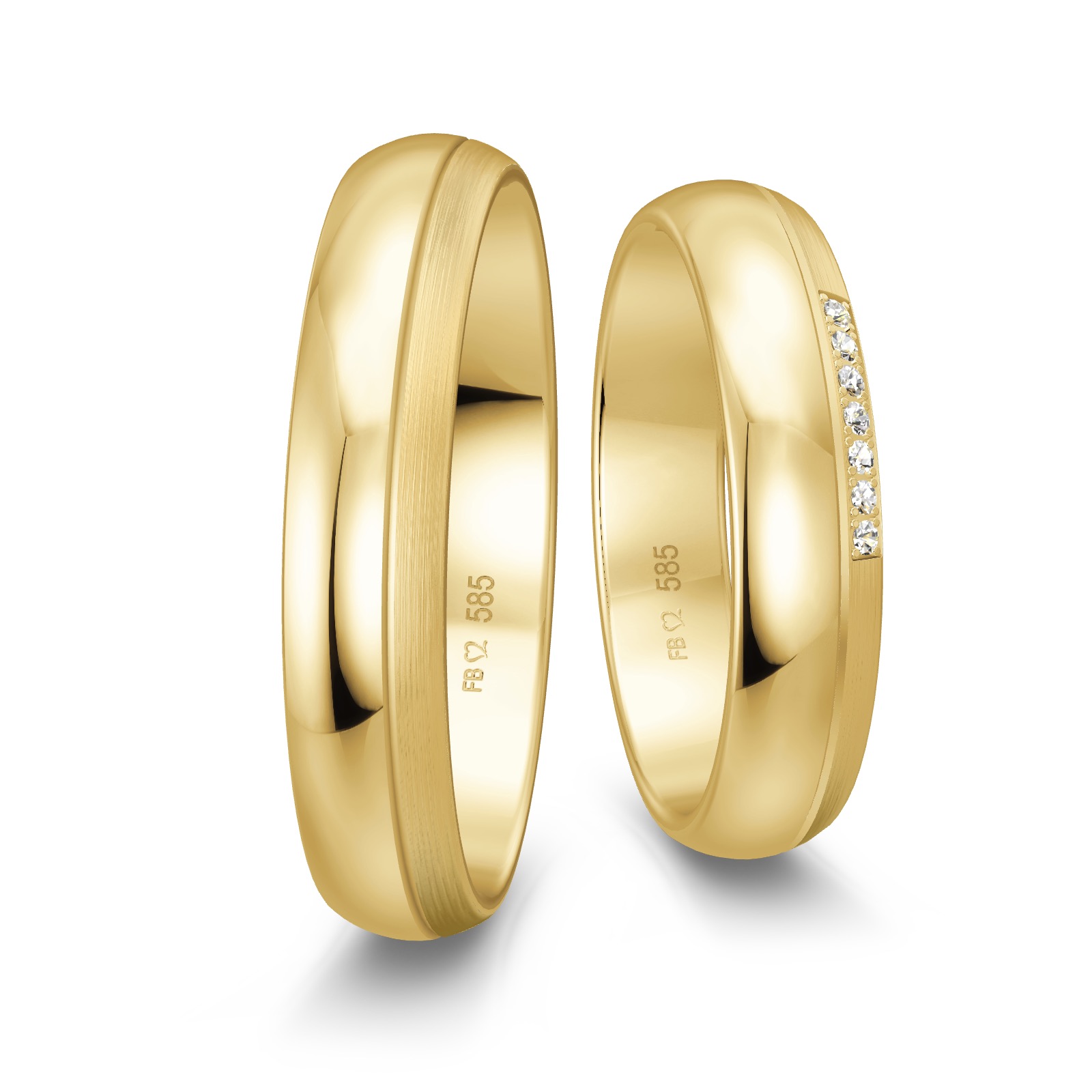 Trauringe aus Gelbgold mit Polierung, mattem Streifen und 7 Diamanten