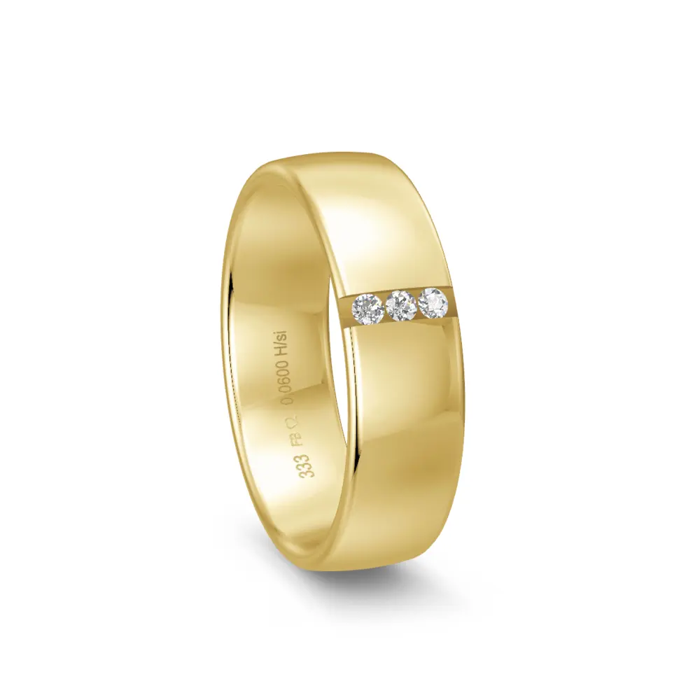 Strahlend polierter Gelbgold Ehering mit drei Diamanten