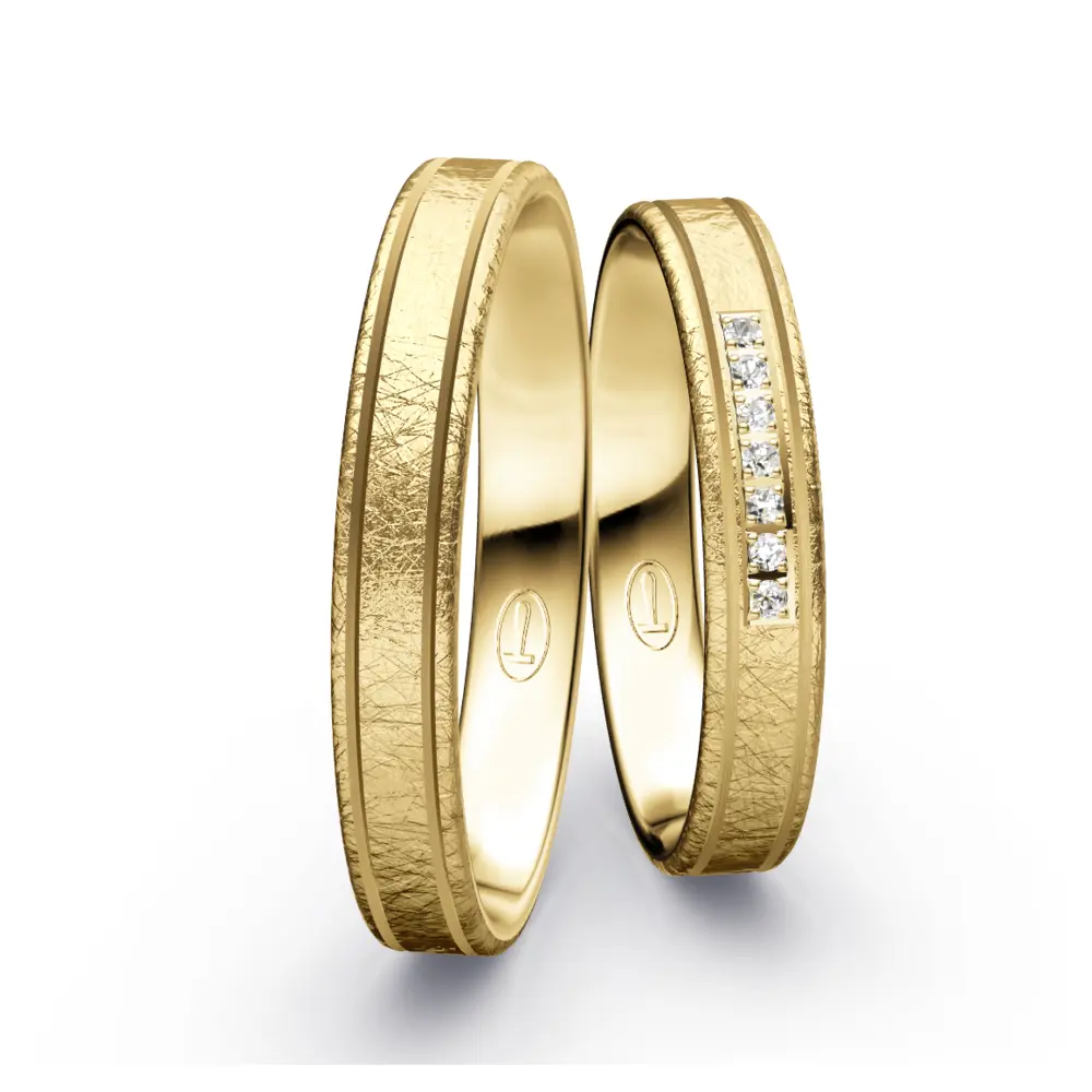 Schmale Gelbold Eheringe mit Eismattierung und 7 Diamanten