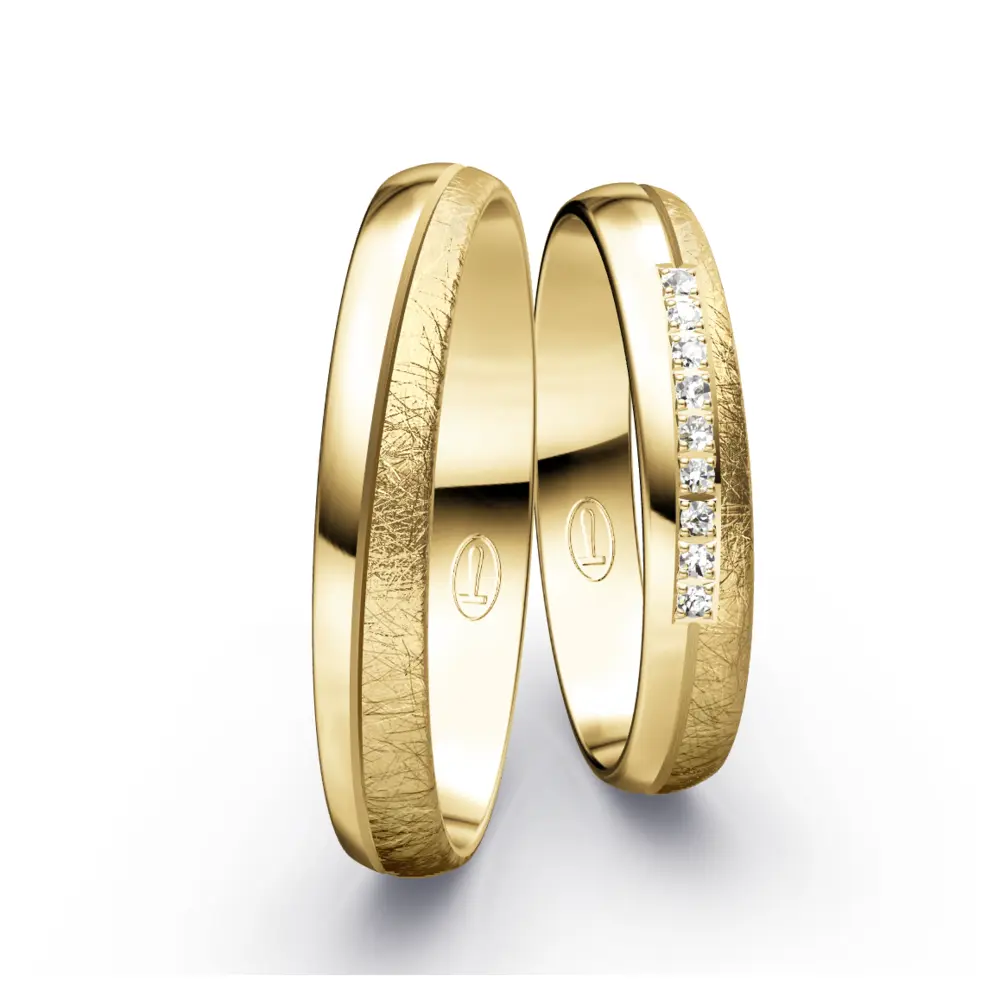 Halb poliert halb eismatt gestaltete Gelbold Eheringe mit 9 Diamanten