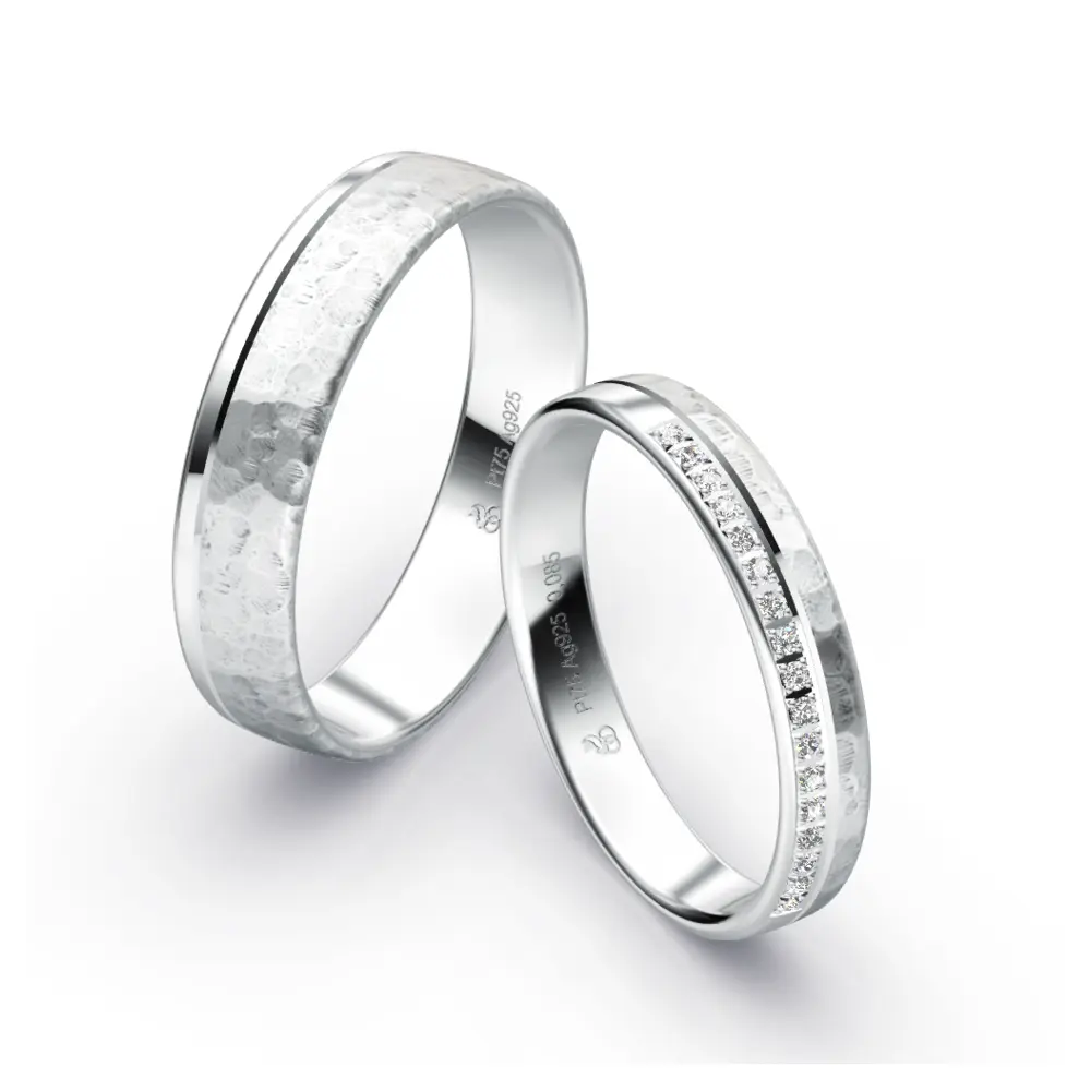Hammerschlag Plagentum Eheringe in zwei Breiten mit Labor-Diamanten