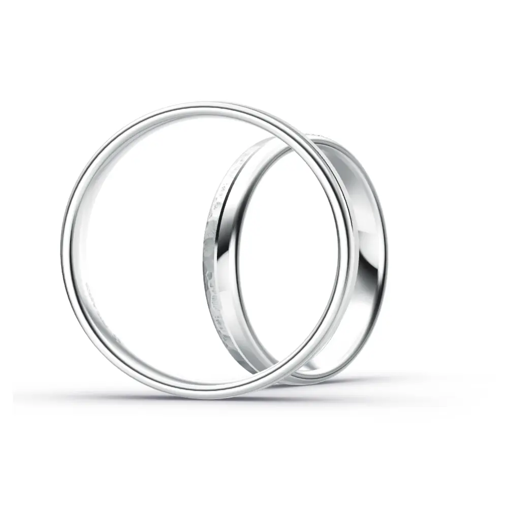 Hammerschlag Plagentum Eheringe in zwei Breiten mit Labor-Diamanten seitlich