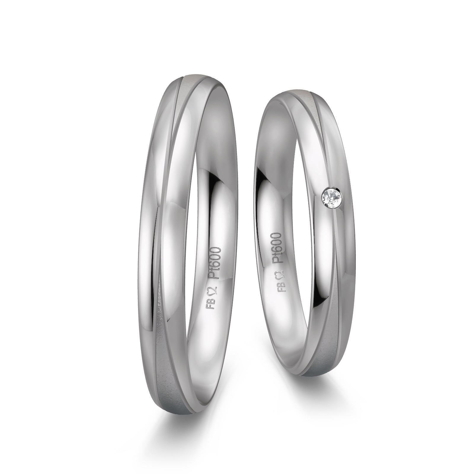 Schmale Trauringe aus Platin mit Diamant und Rillen