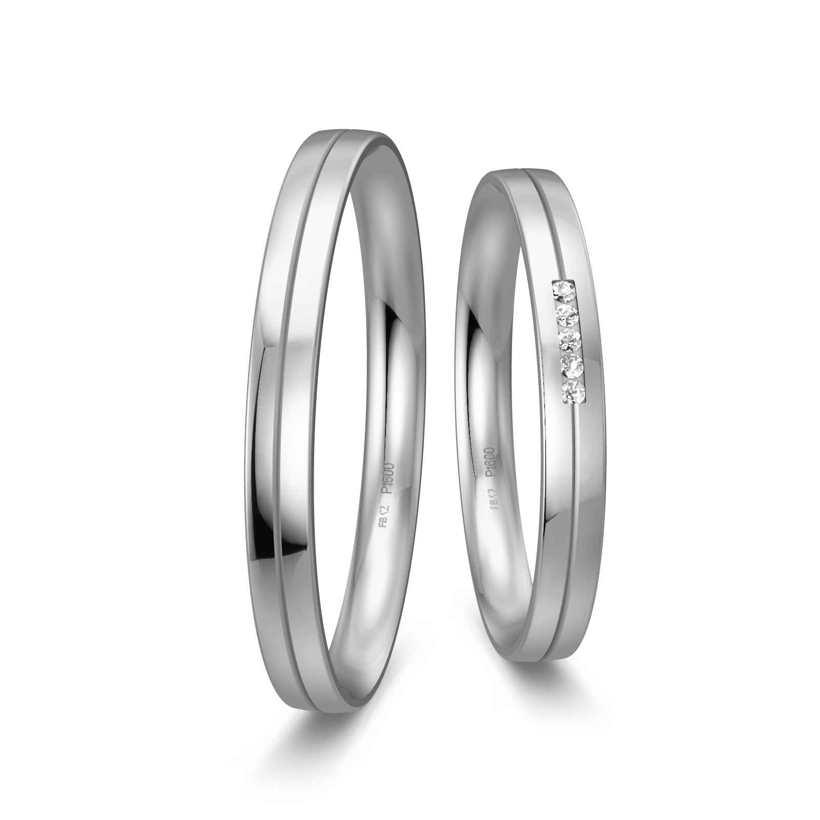 Polierte schmale Platin Eheringe mit Mittelrille und 5 Diamanten
