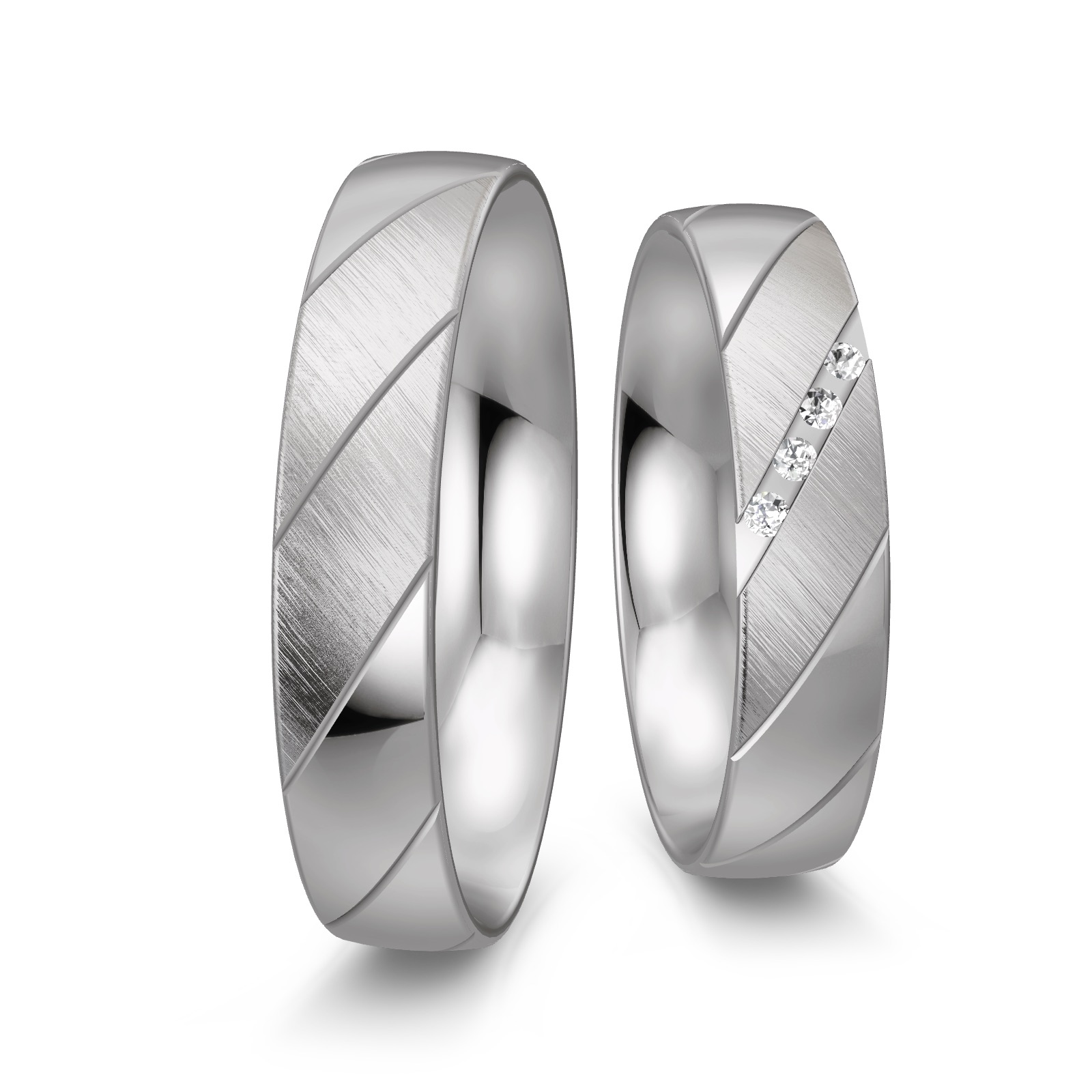 Eheringe aus Platin mit polierten und matten Streifen und Diamanten