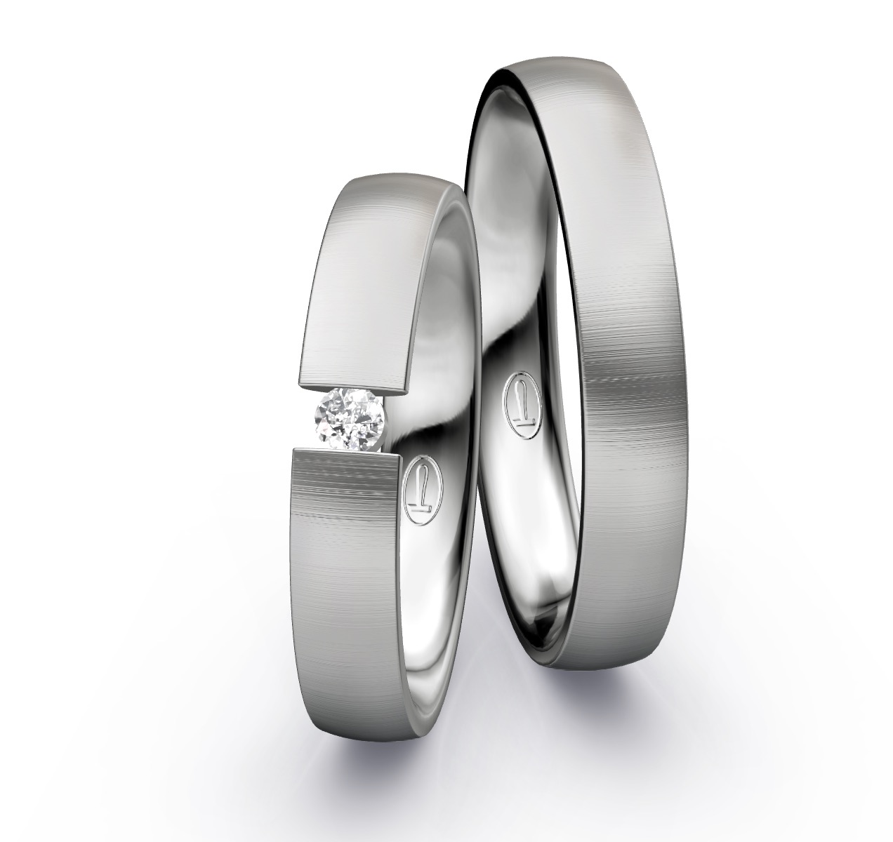 quermatte Eheringe aus Platin mit Diamanten in 0,09 Karat