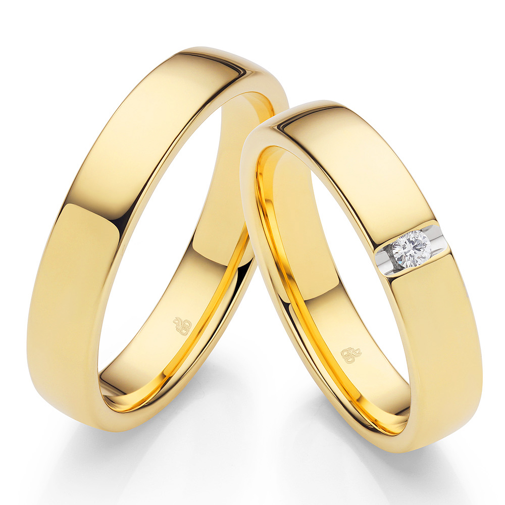 Klassische Ringe aus Gelbgold mit flacher Oberfläche und einem Diamanten
