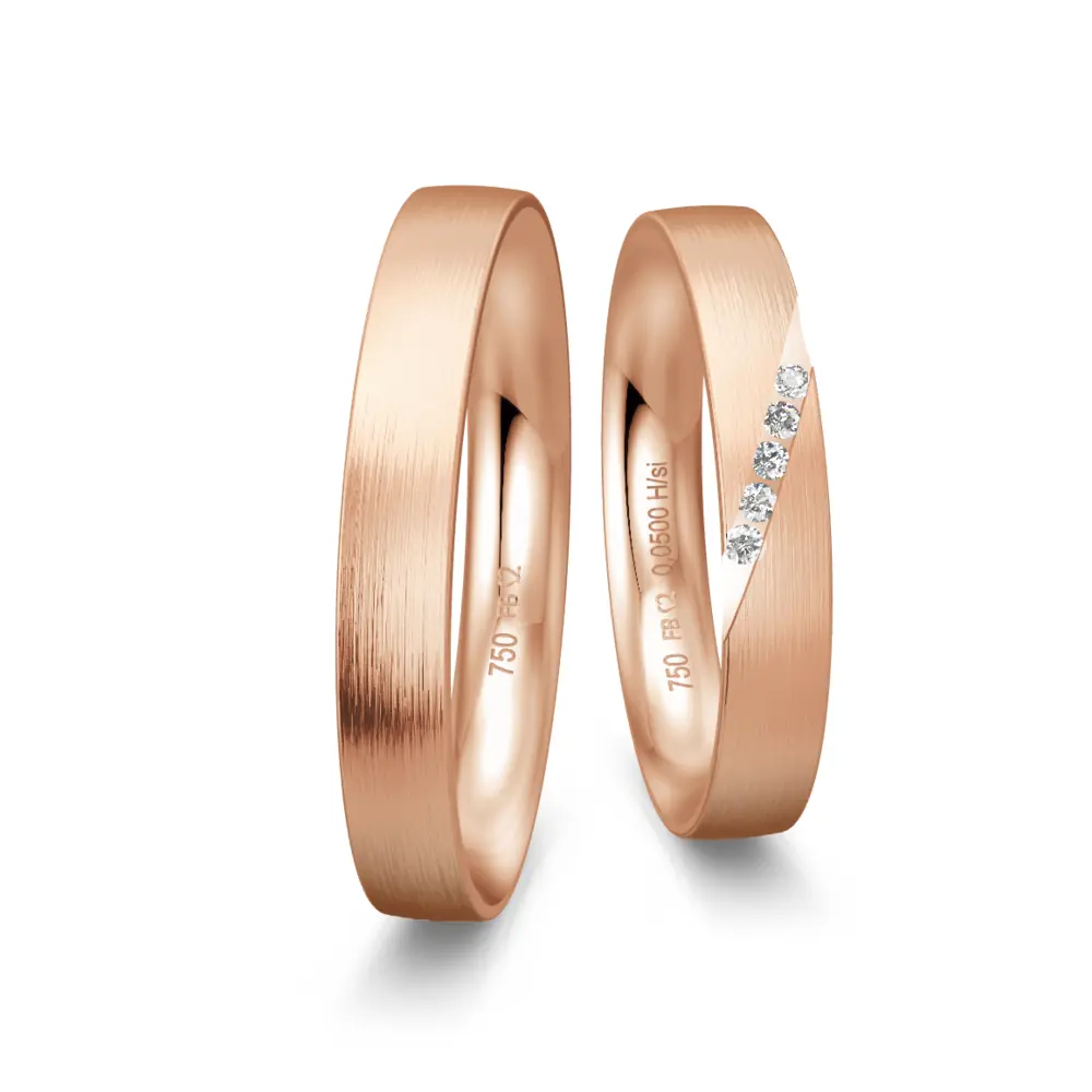 Matte schmale Rotgold Eheringe mit 5 Diamanten in schräger Rille