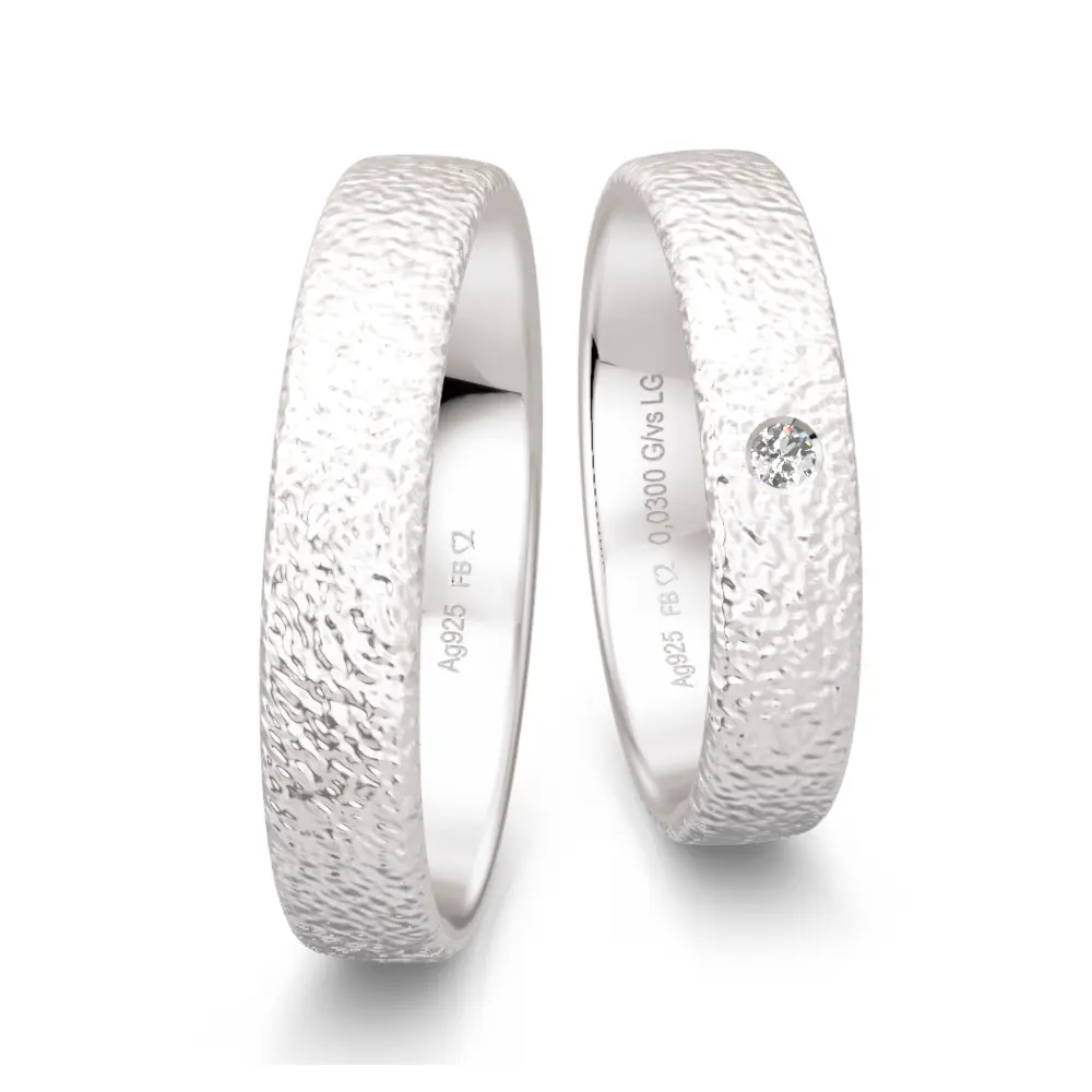 Eheringe aus Silber 925 in strukturierter Oberfläche mit Labor Diamanten