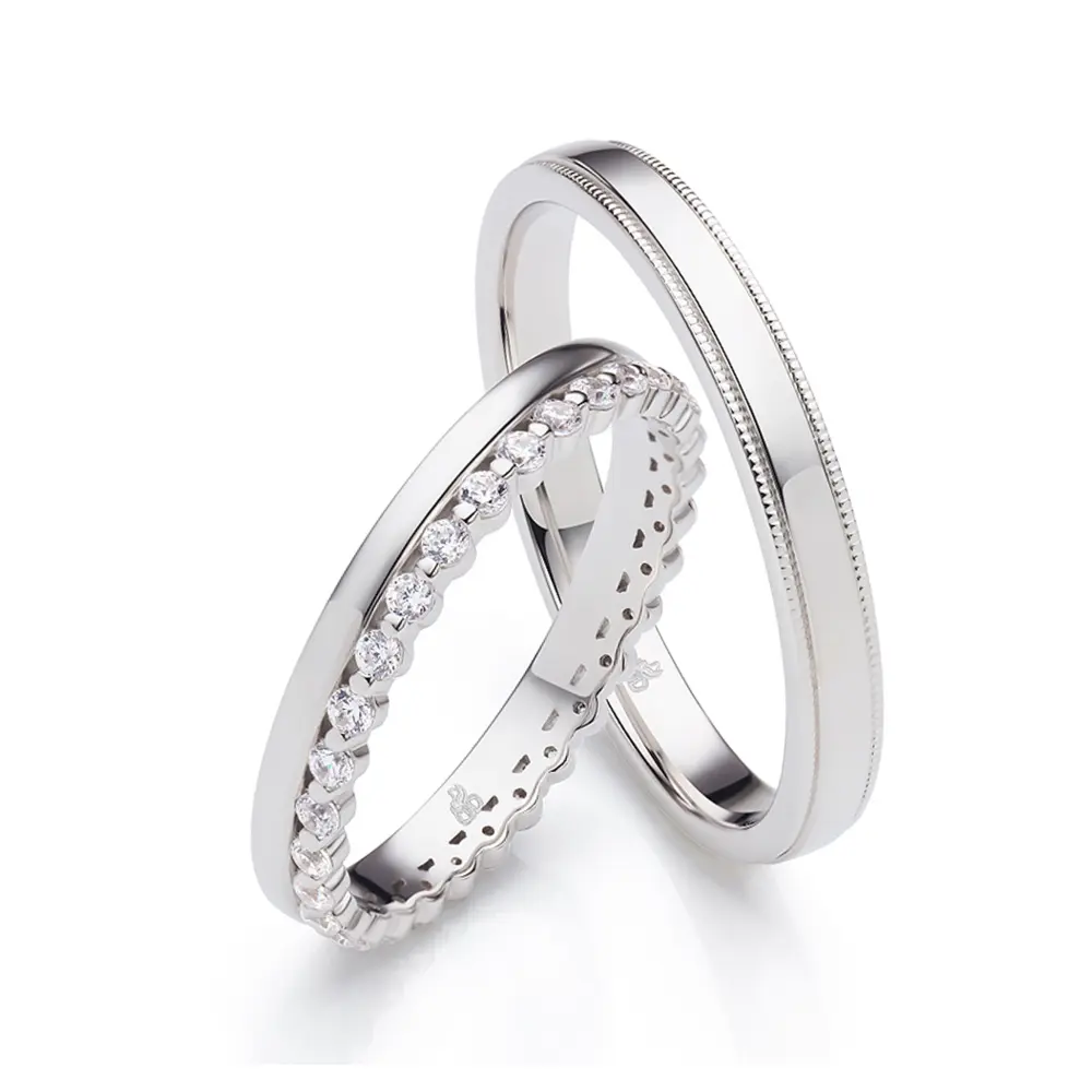 Polierte Eheringe aus rhodiniertem Silber 925 mit Zirkoniaband
