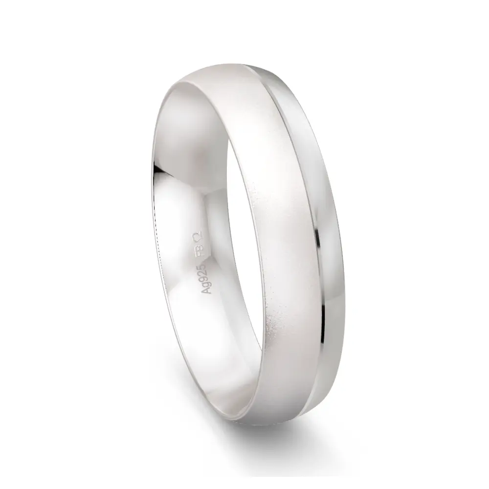 Gerundeter sandmatter Trauring aus Silber 925