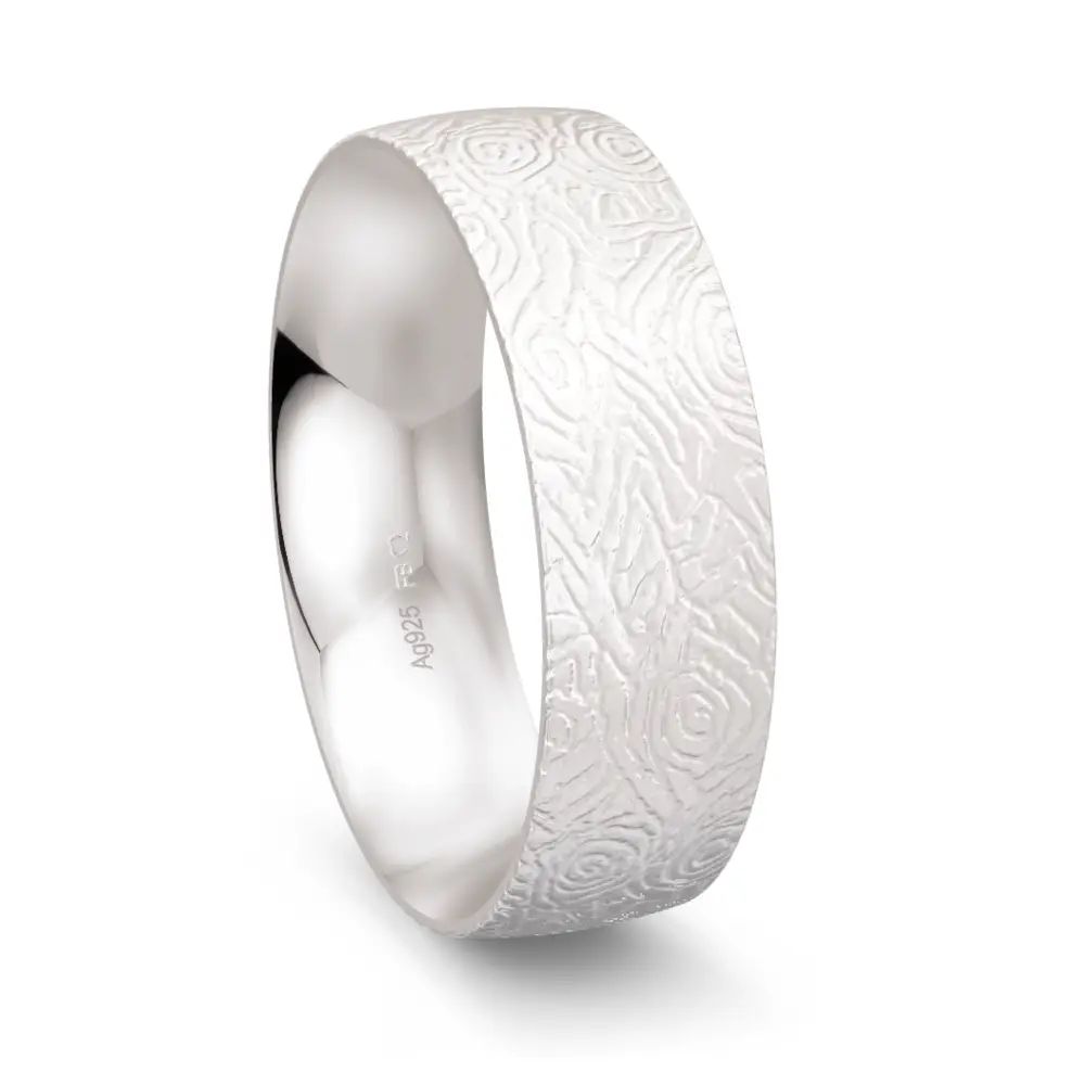Ehering aus Silber 925 mit Maserung