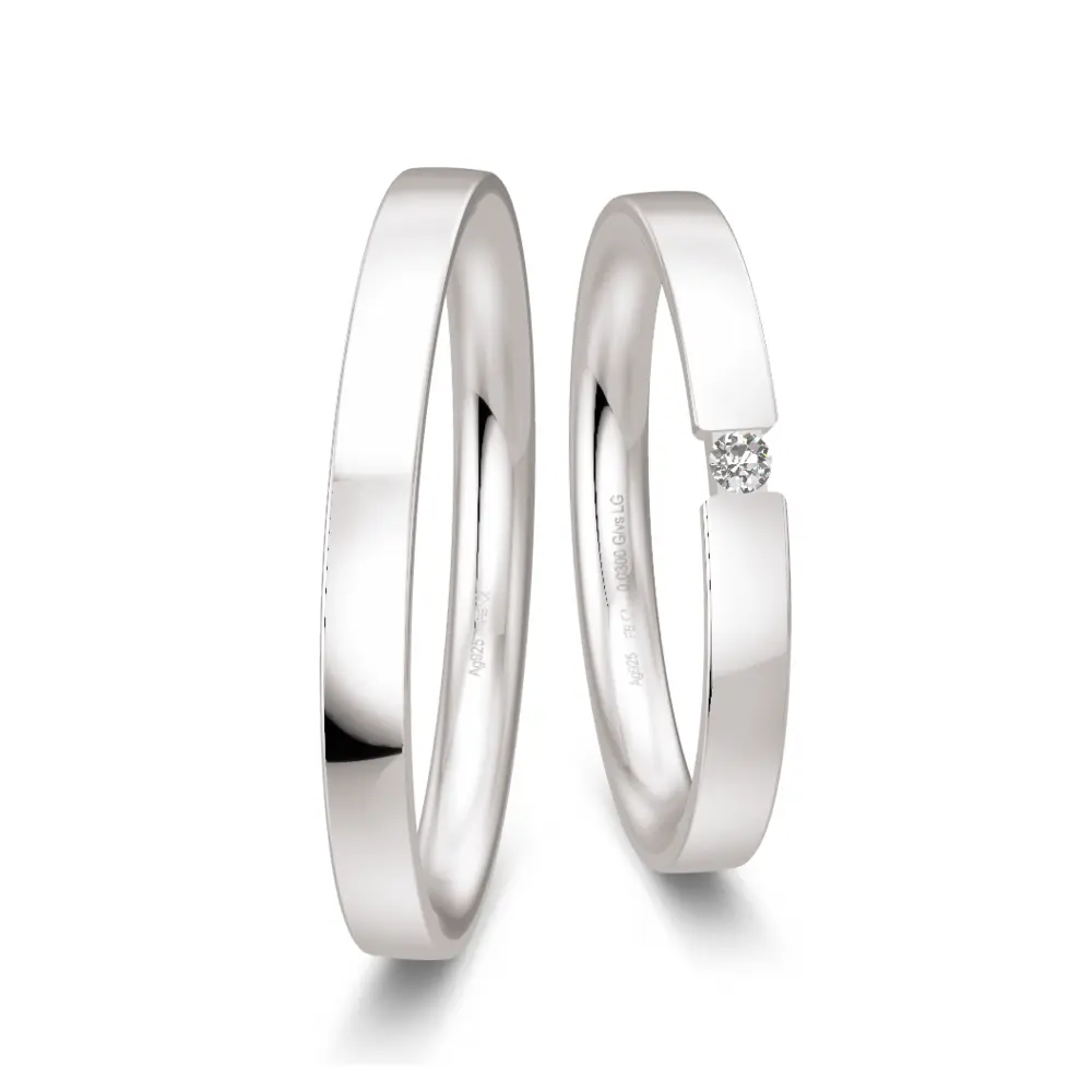 Sehr schmale Trauringe aus Silber 925 mit Labor Diamanten und Polierung