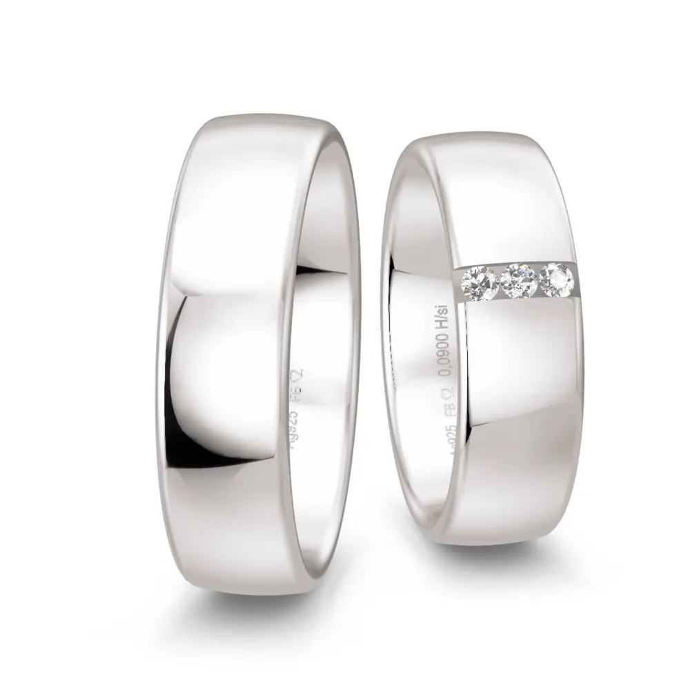 Breite Silber 925 Eheringe mit polierter Oberfläche und drei Diamanten