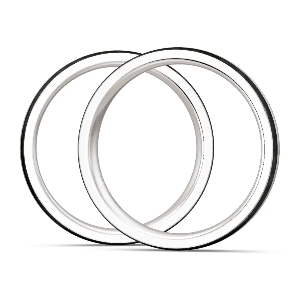 Matte 925er Silber und Carbon Trauringe mit Labor-Diamanten im Kanal seitlich