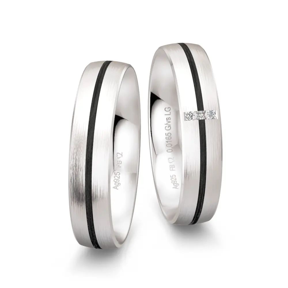 matte Silber 925er Trauringe mit Carbonstreifen und Labor-Diamanten