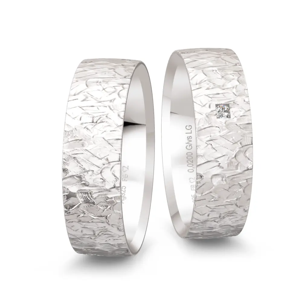 Breite 925er Silber Trauringe mit Strukturierung und Labor-Diamanten