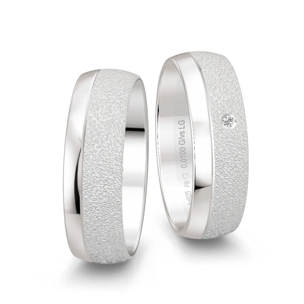 925er Silber Trauringe in Strukturierung und Polierung mit Labor-Diamanten