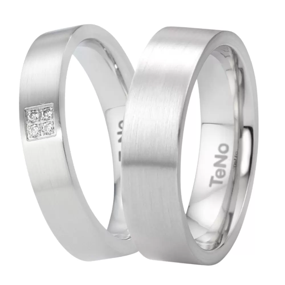 Edelstahl Eheringe mit Längsmattierung in zwei Breiten mit 4 Diamanten als Quadrat