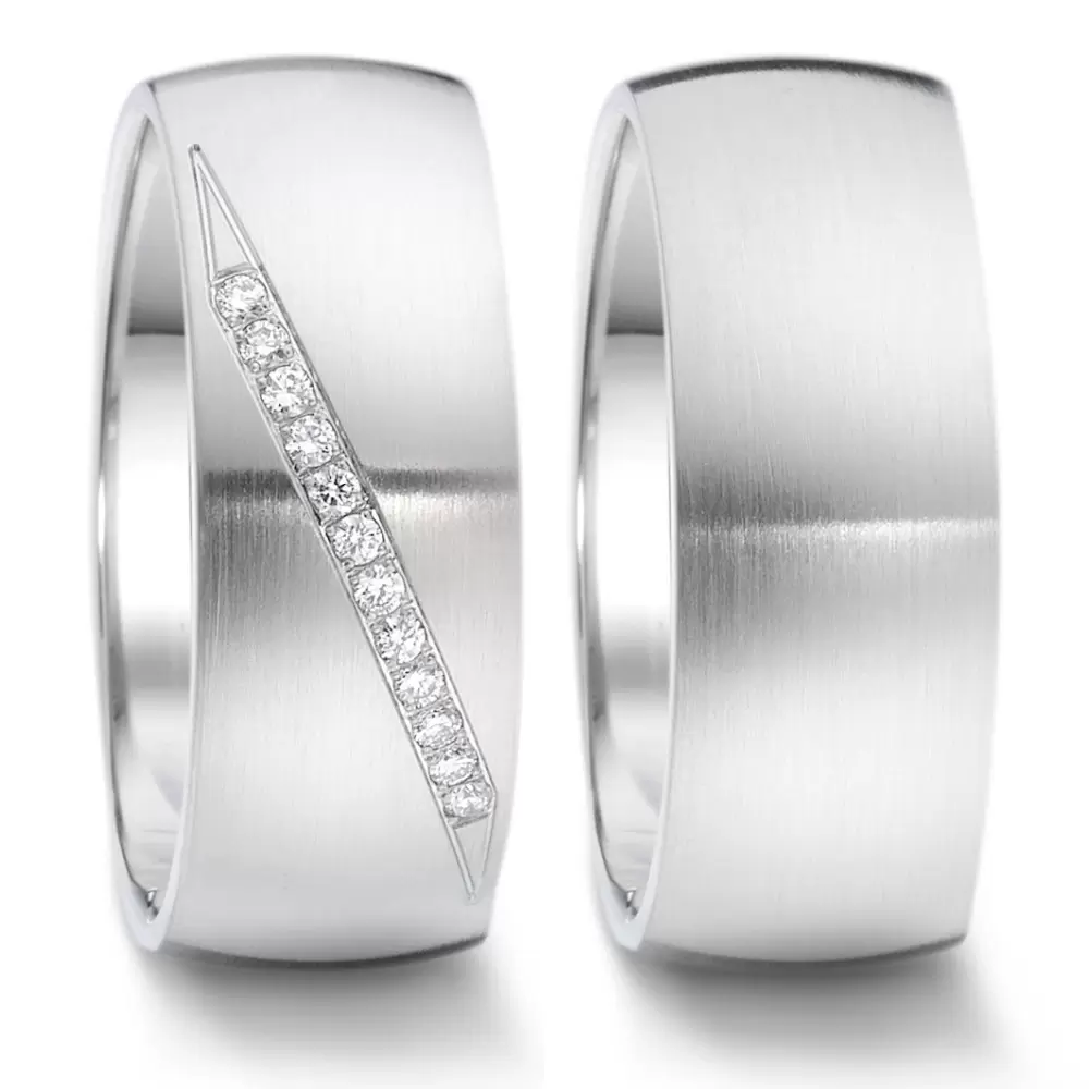 8 mm breite Edelstahl Eheringe mit 9 schräg angeordneten Diamanten längsmattiert