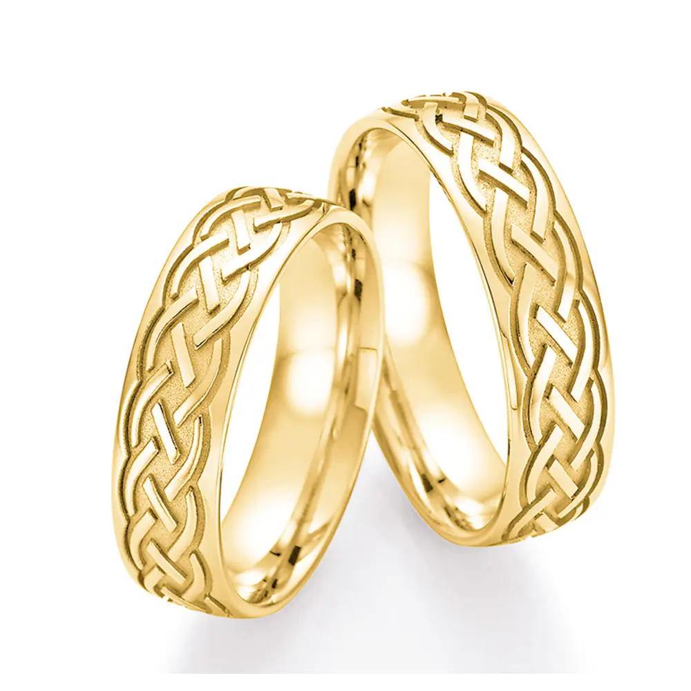 Eheringe aus Gelbgold mit keltischem poliertem Muster