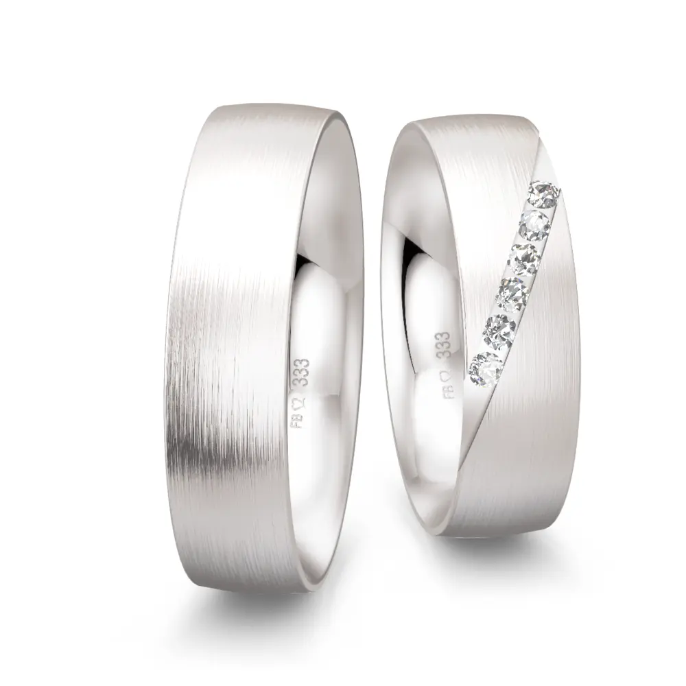 Matte Weißgold Eheringe in 6 mm Breite mit 6 großen Diamanten mit je 0,025 Karat
