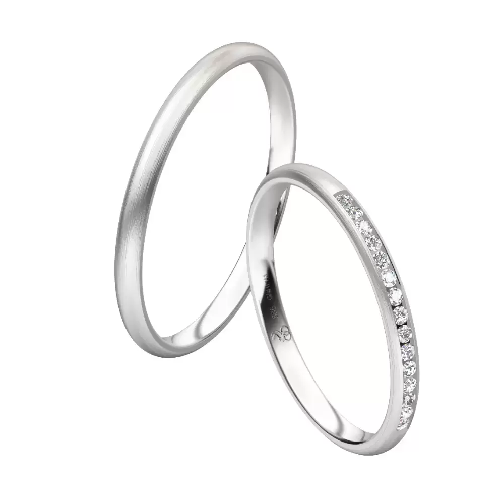 Eheringe aus mattem Weißgold in schmalem Design mit 15 Diamanten