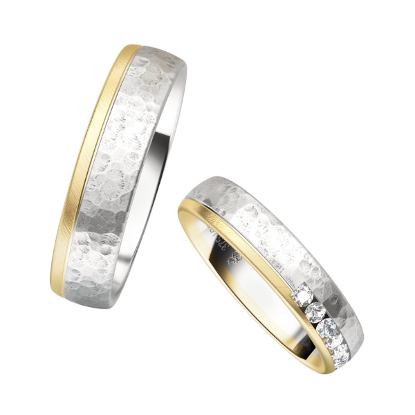 Eheringe aus Weißgold/Gelbgold mit Hammerschlag und Labor-Diamanten von oben
