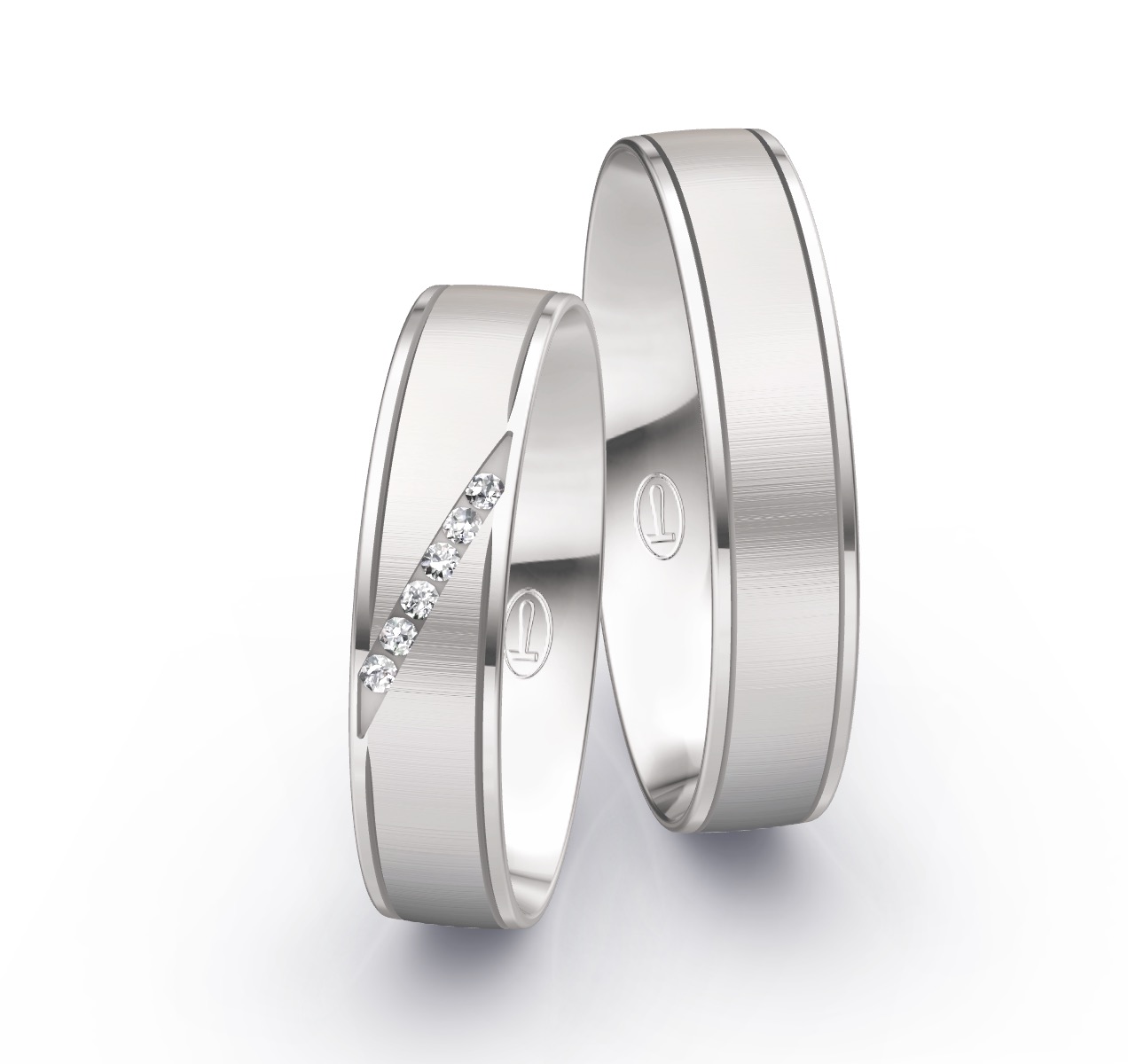 Eheringe aus Weißgold mit vielen Diamanten und Quermattierung