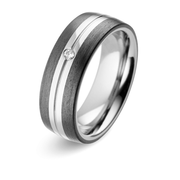 Aufnahme von Titan Eheringen mit Carbonstreifen und 1 Diamanten 
