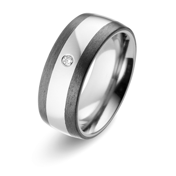 Aufnahme von Titan Eheringen mit Carbonstreifen und 1 Diamanten 
