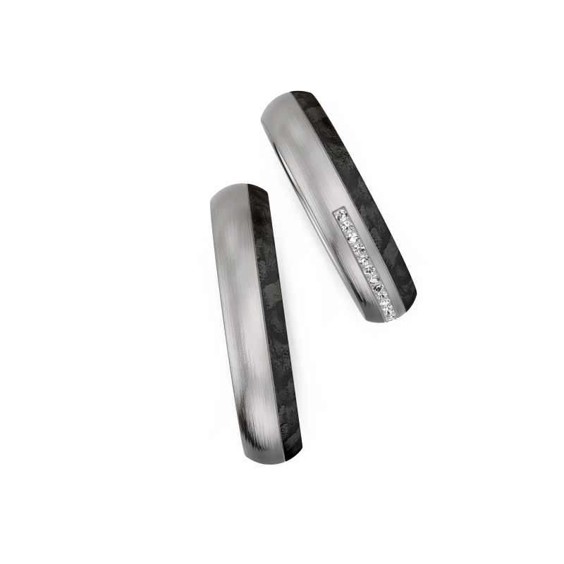 Aufnahme von mattierten Eheringen aus Palladium 500 mit schwarzem Carbon und 20 Diamanten