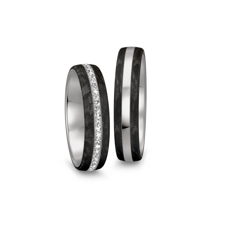 Aufnahme von Eheringen aus poliertem Palladium 500 mit Carbon und 55 Diamanten